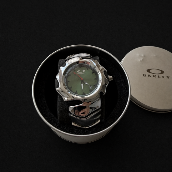 Oakley Blade Swiss Made Vintage – Green Dial Stainless Steel Y2K 2000s Watch